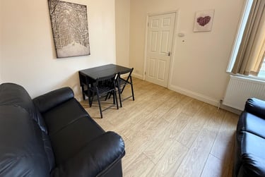 2 bed flat, Eighth Avenue, Heaton, Newcastle, NE65YB - Image 4